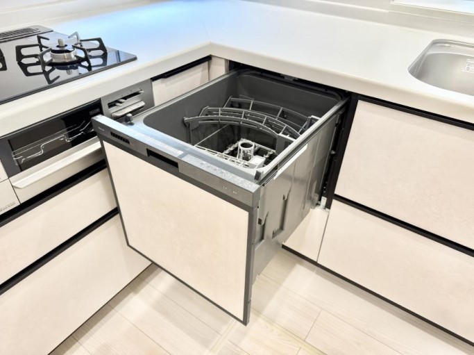 ���̑����� �ݔ�����ԂȂ����I�H����s�J�s�J�Ɏd�グ�Ă���܂�