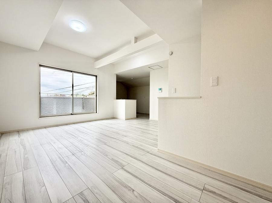 ���r���O ���������S�n�̂����A���z�̃��r���O