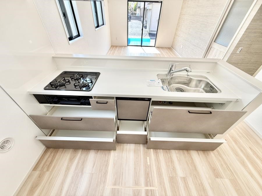 �L�b�`�� �����������������Ԃ����܂��A�Ί炠�ӂ��L�b�`��