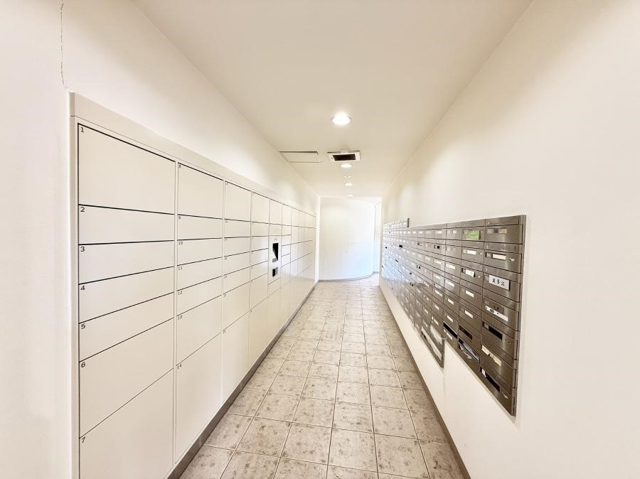 ���̑� �O�ρ����S�ŃX���[�Y�ɉו����󂯎��āA�Z��������ɍœK