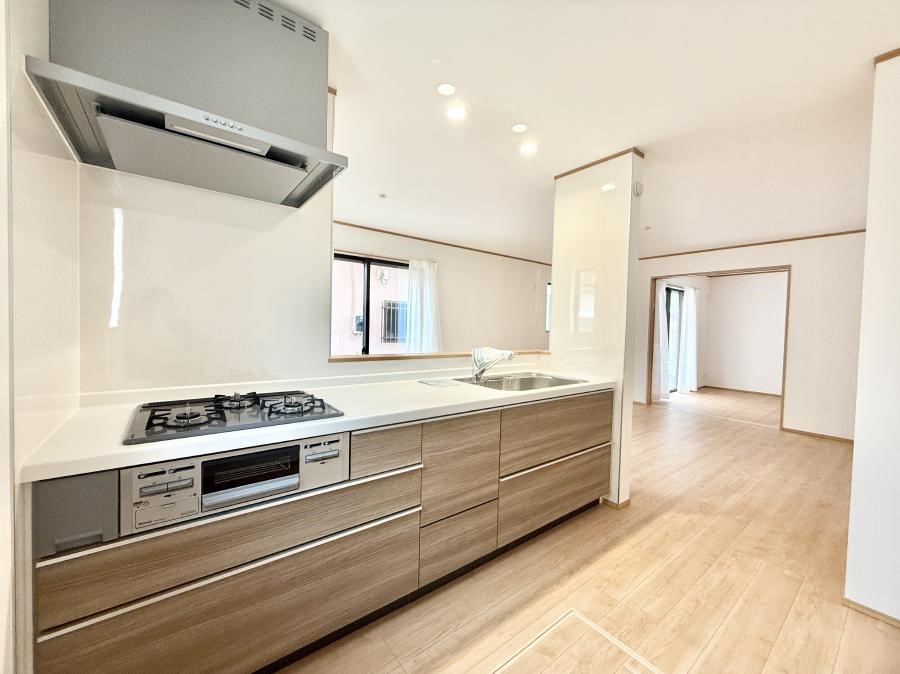 �L�b�`�� �����������������Ԃ����܂��A�Ί炠�ӂ��L�b�`��