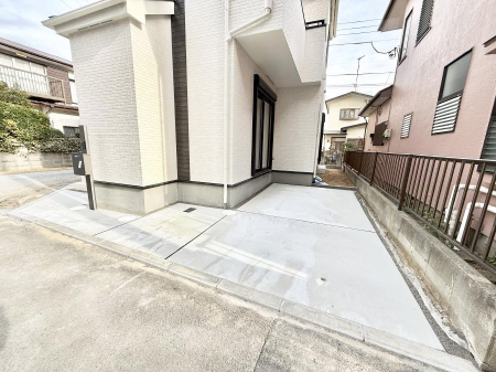  �O�ρ������̒��Ԃ����K��