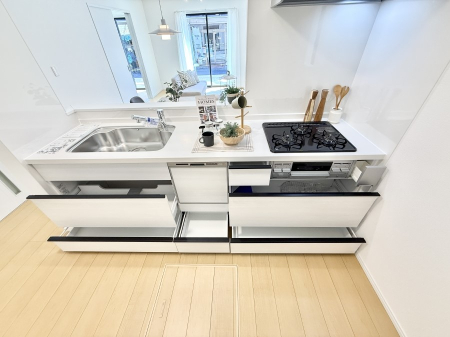 �L�b�`�� �����������������Ԃ����܂��A�Ί炠�ӂ��L�b�`��