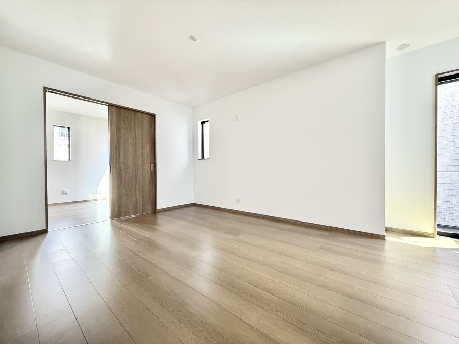 ���r���O ���������S�n�̂����A���z�̃��r���O