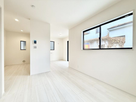 ���r���O ����