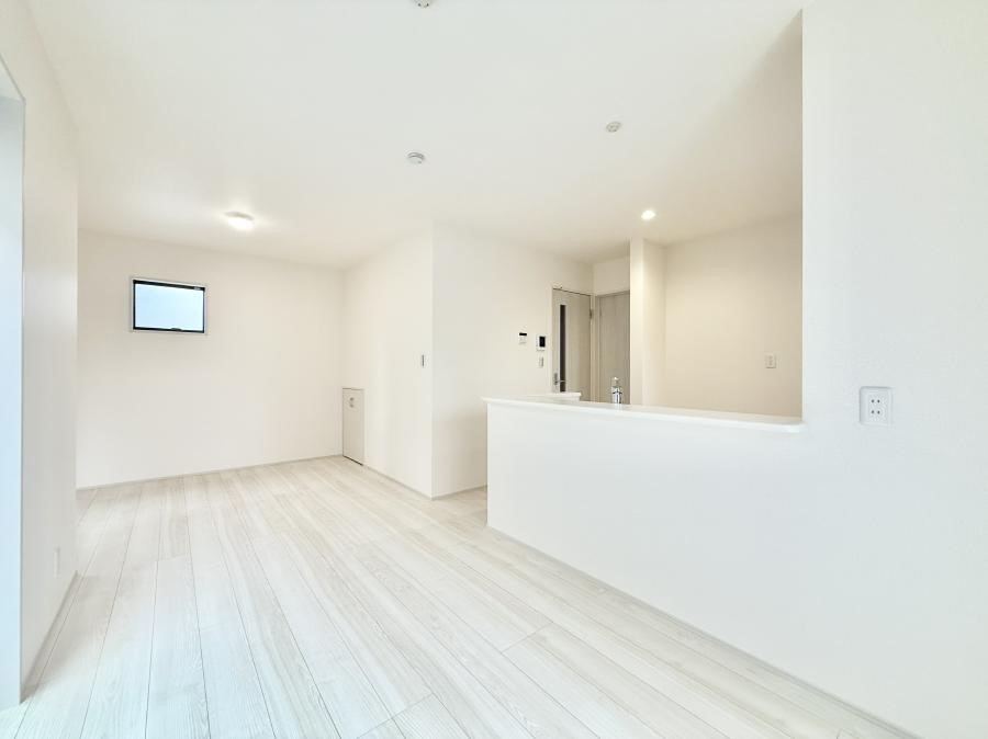 ���r���O ����