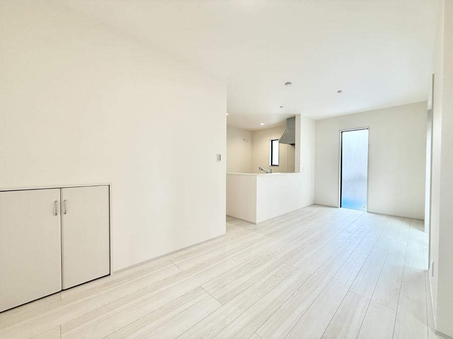 ���r���O ����