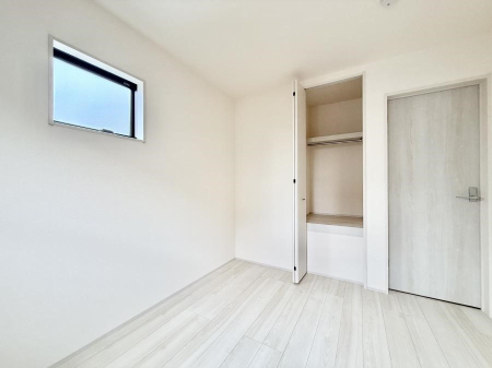 �Q�� ����