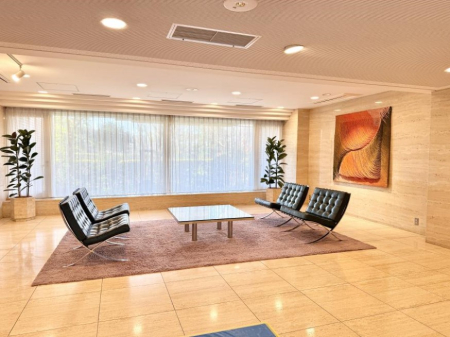 �G���g�����X �O�ρ��������̂���G���g�����X�͉��K�Ȗ����̎n�܂�����o���܂�