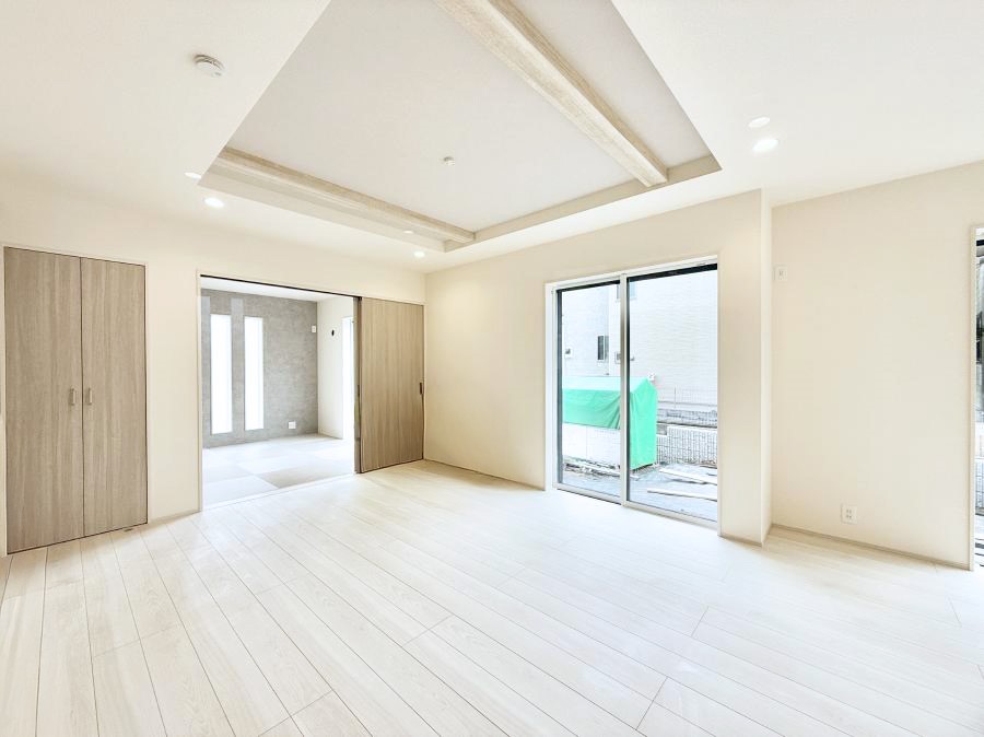 ���r���O ���������났�ƏΊ炪�W�܂�A�S���܂郊�r���O