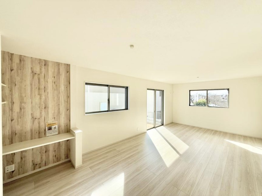 ���r���O ����