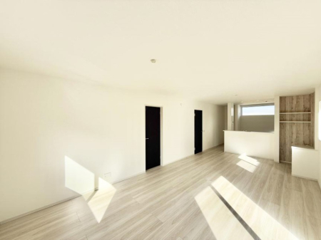 ���r���O ����