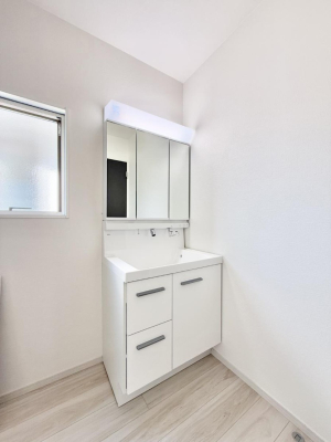 ���ӊ� �a�@ 700m ���݂���@