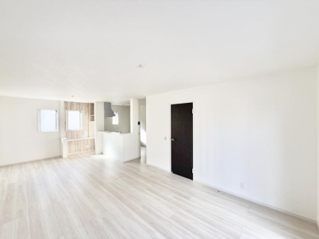 ���r���O ����