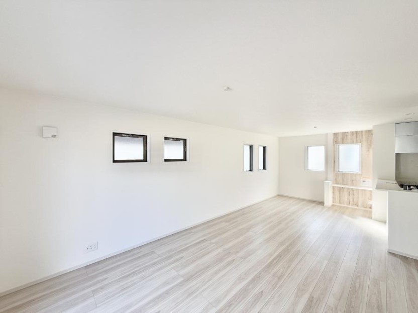 ���r���O ����