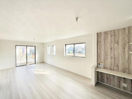 ���r���O ����