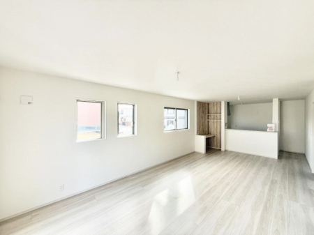 ���r���O ����