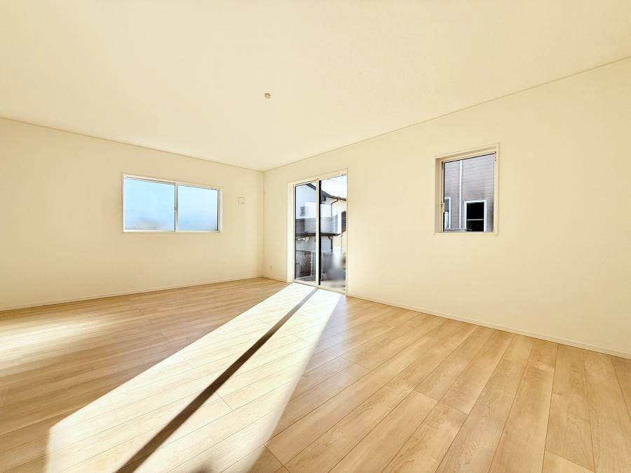 ���r���O ���������S�n�̂����A���z�̃��r���O