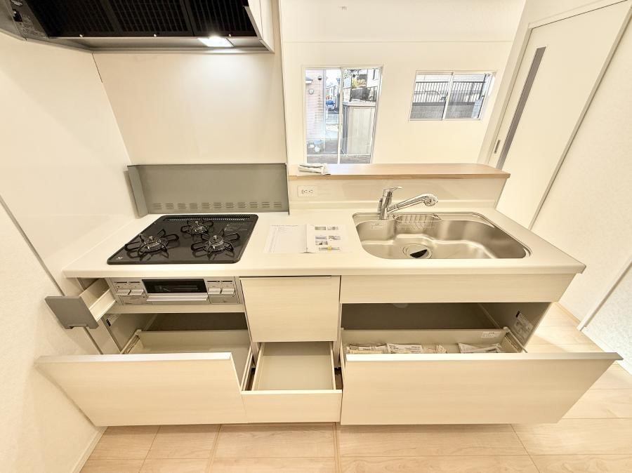 �L�b�`�� �������Ƒ����J��[�߂�A������̂���L�b�`��