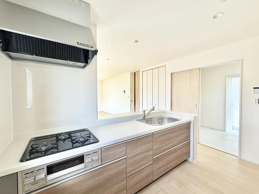 �L�b�`�� ���������y���݂ƐH�ׂ�K����͂���L�b�`��