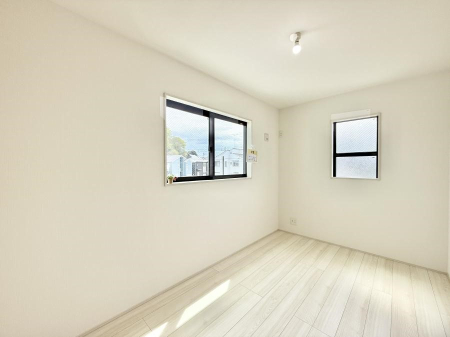 �Q�� ���������̔z�u��ʋC���̗ǂ��݌v�ŕ����̋�C�������炸�A��ɐV�N�ȋ�C������܂�