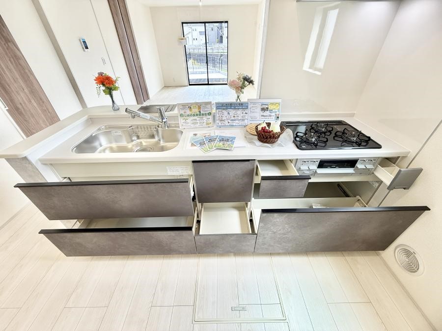 �L�b�`�� �������Ƒ����J��[�߂�A������̂���L�b�`��