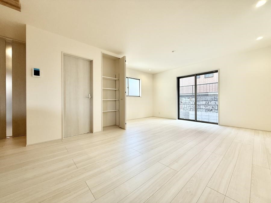 ���r���O ���������S�n�̂����A���z�̃��r���O