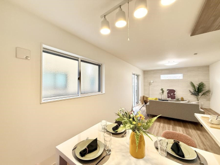 ���r���O ���������R�Ɖ�b�����܂��A�S�n�悢�ЂƂƂ�