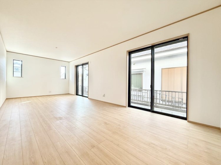 ���r���O ���������R�Ɖ�b�����܂��A�S�n�悢�ЂƂƂ�