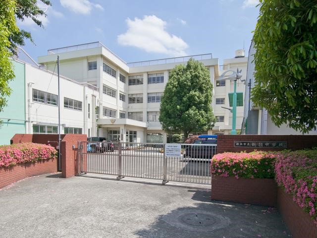 ���ӊ� ���w�Z 1370m ���l�s���V�H���w�Z 