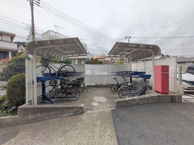 ���̑� �O�ρ��~�n���ɒ��֏���������Ă���A���]�Ԃ̗��p���X���[�Y�ł�