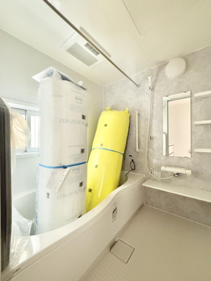 ���� �����������������F�����̕ǖʁA������芰����o�X���[��