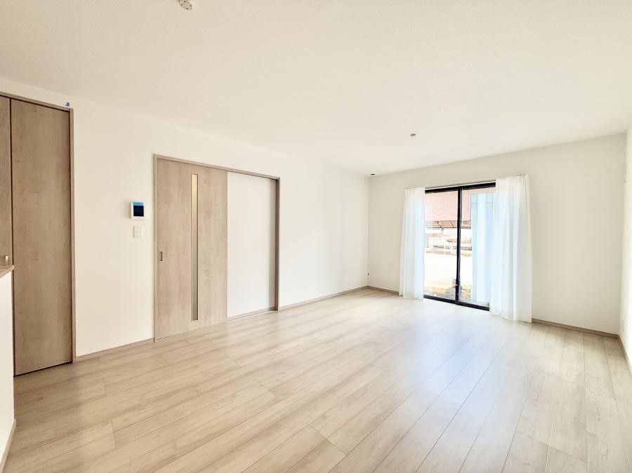 ���r���O ���������S�n�̂����A���z�̃��r���O