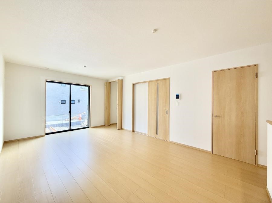 ���r���O ���������R�Ɖ�b�����܂��A�S�n�悢�ЂƂƂ�