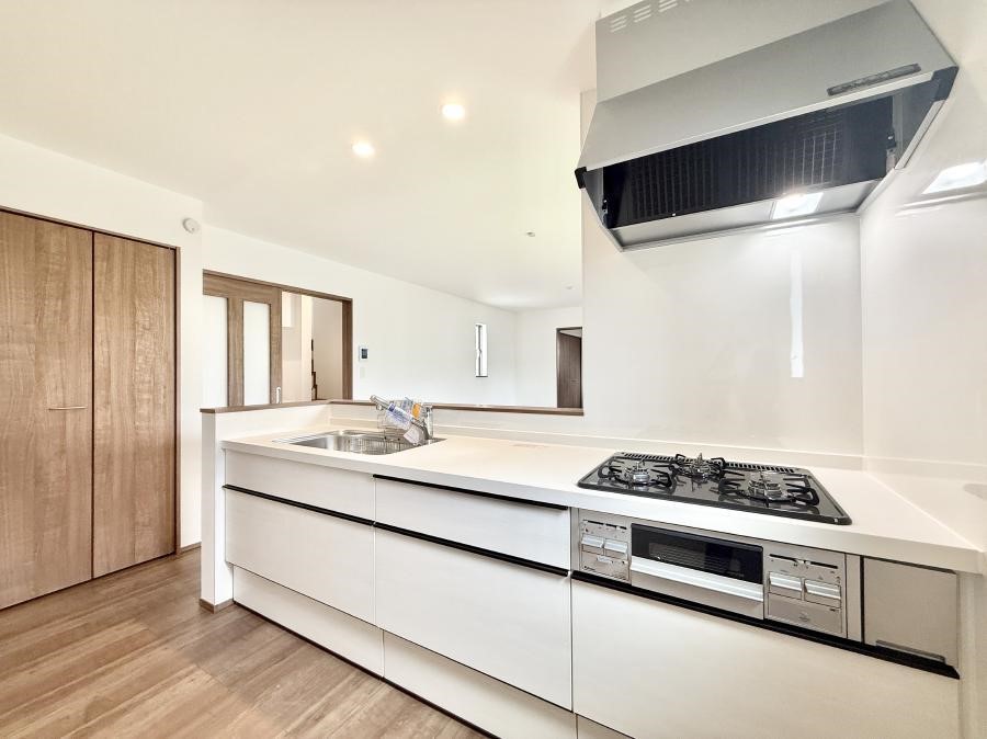 �L�b�`�� �������V���v���Ŕ������S�n�悢���Ԃ𐶂ރL�b�`�����