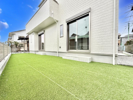 ���̑� �O�ρ��~�n���ɂ�Ƃ肠��΂̃X�y�[�X������A���₩�ȕ��͋C�ł�