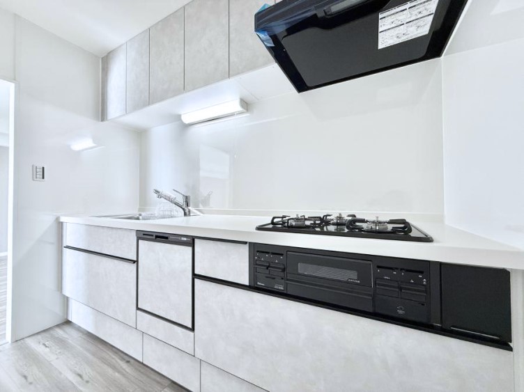 �L�b�`�� �������Ƒ����J��[�߂�A������̂���L�b�`��