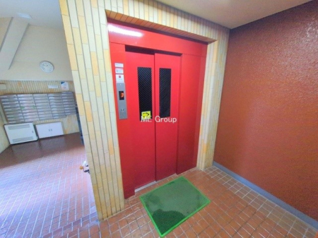 ���̑����� �O�ρ��G���x�[�^�[����������Ă��܂�