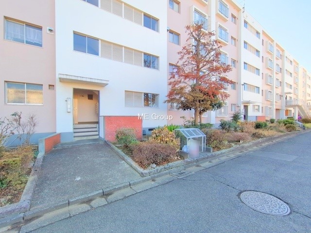 �G���g�����X �O�ρ��������̂���G���g�����X�͉��K�Ȗ����̎n�܂�����o���܂�