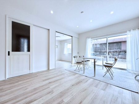 ���r���O ���������C�ɓ���̏ꏊ�ŁA�̂�т�Ƃ������Ԃ�