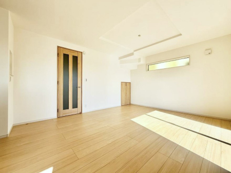 ���r���O ���������S�n�̂����A���z�̃��r���O