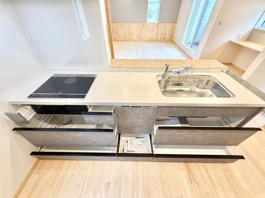 �L�b�`�� �����������������Ԃ����܂��A�Ί炠�ӂ��L�b�`��