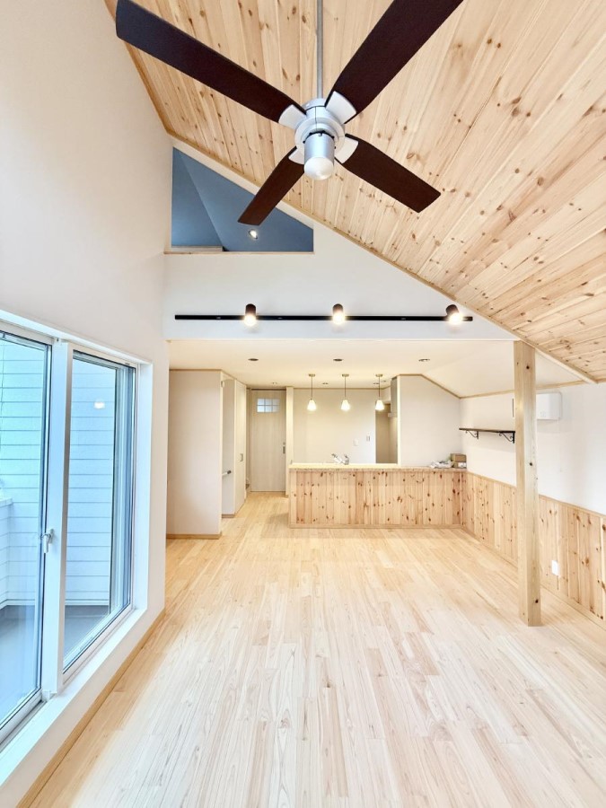 ���r���O ���������났�ƏΊ炪�W�܂�A�S���܂郊�r���O