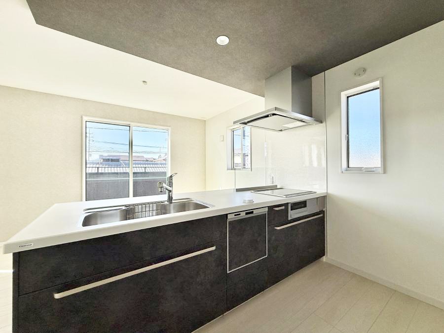 �L�b�`�� �������Ƒ����J��[�߂�A������̂���L�b�`��