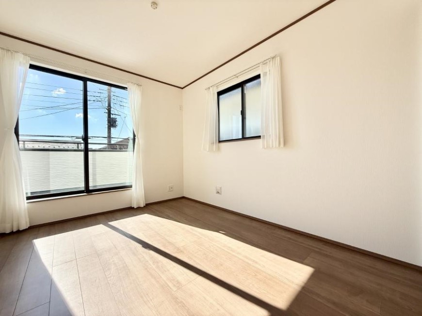 �Q�� ���������̔z�u��ʋC���̗ǂ��݌v�ŕ����̋�C�������炸�A��ɐV�N�ȋ�C������܂�