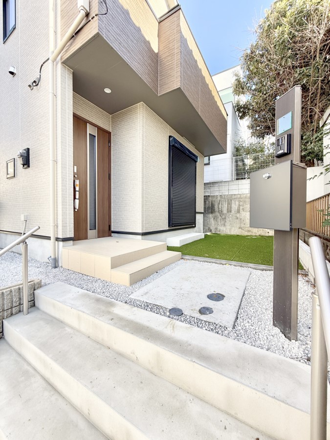 ���� �O�ρ� �V���v���Ŕ������A�Z�܂��̑���ۂ��ʂ錺�ւł�