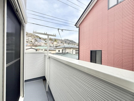 �o���R�j�[ ������ �G�߂̈ڂ낢����������J���I�ȋ�Ԃł�