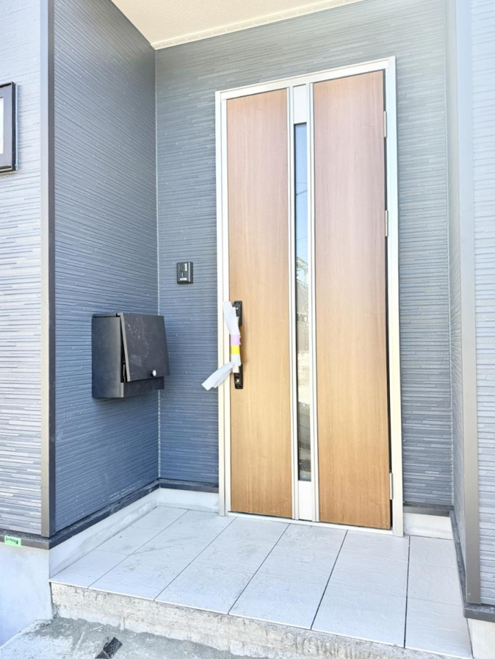 ���� �O�ρ� �V���v���Ŕ������A�Z�܂��̑���ۂ��ʂ錺�ւł�