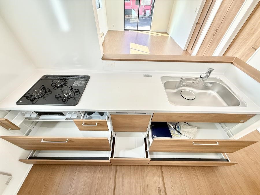 �L�b�`�� ���������y���݂ƐH�ׂ�K����͂���L�b�`��