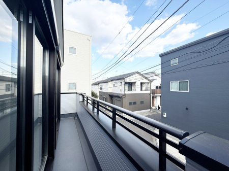 �o���R�j�[ ������ �G�߂̈ڂ낢����������J���I�ȋ�Ԃł�